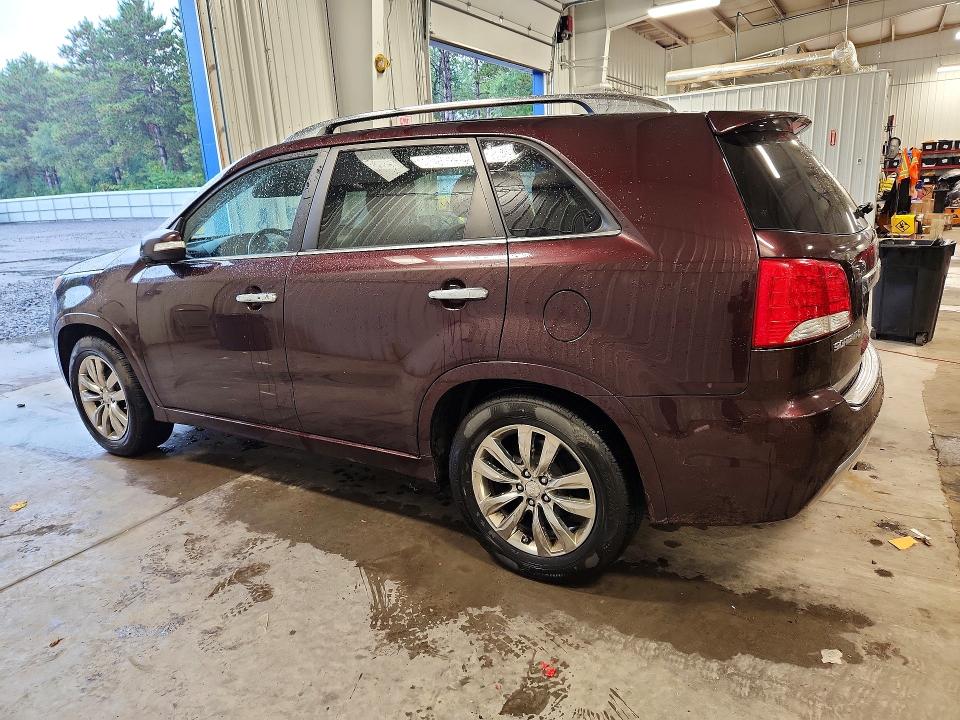Photo 2 from auction – 2011 KIA SORENTO with VIN 5XYKW4A27BG163272