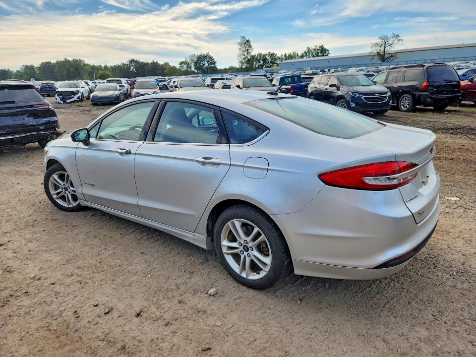 Снимка 2 от търг – 2017 FORD FUSION с VIN 3FA6P0LU3HR386922