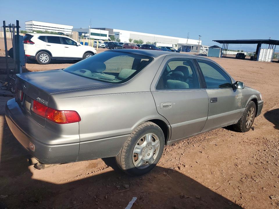 Photo 3 from auction – 2000 TOYOTA CAMRY with VIN 4T1BG22K4YU694576