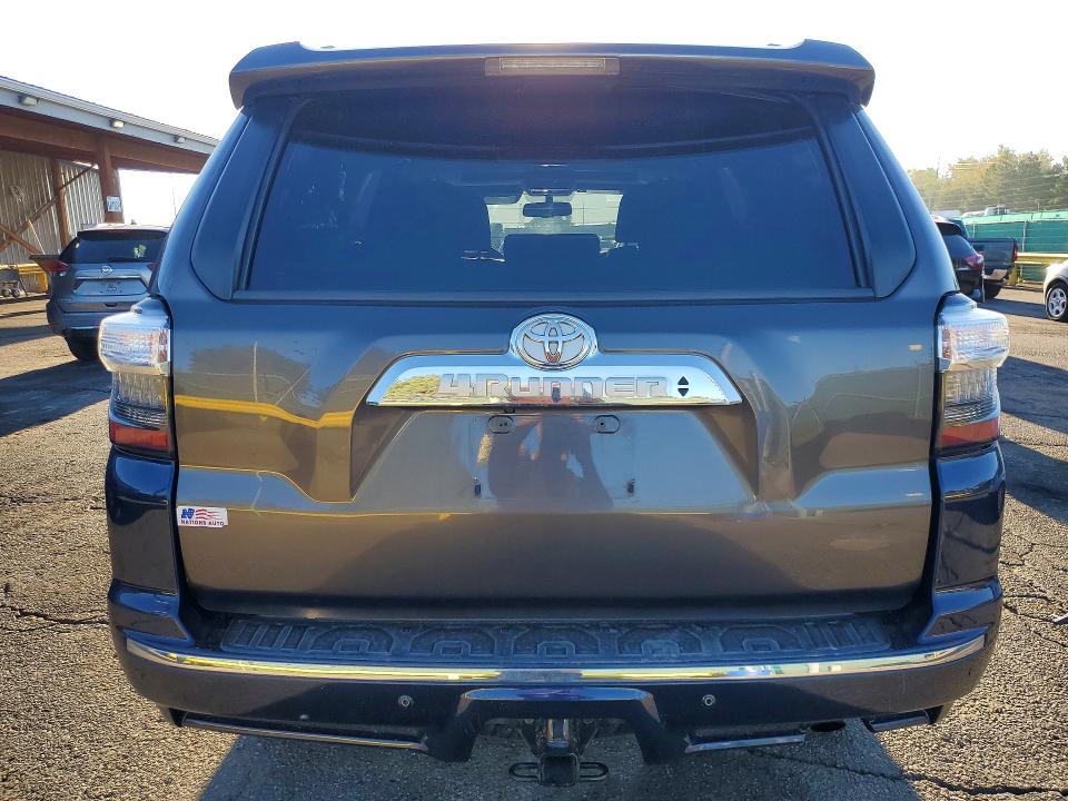Photo 6 from auction – 2018 TOYOTA 4RUNNER with VIN JTEBU5JR7J5562162