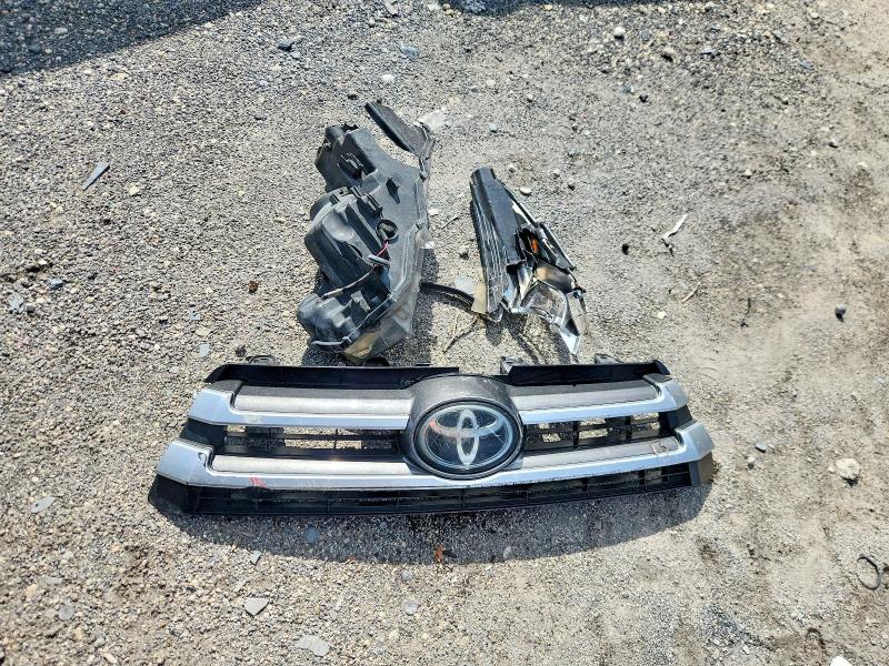 Снимка 12 от търг – 2019 TOYOTA HIGHLANDER с VIN 5TDZZRFH8KS349776