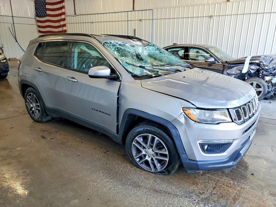 Снимка 4 от търг – 2020 JEEP COMPASS с VIN 3C4NJCBB7LT162055