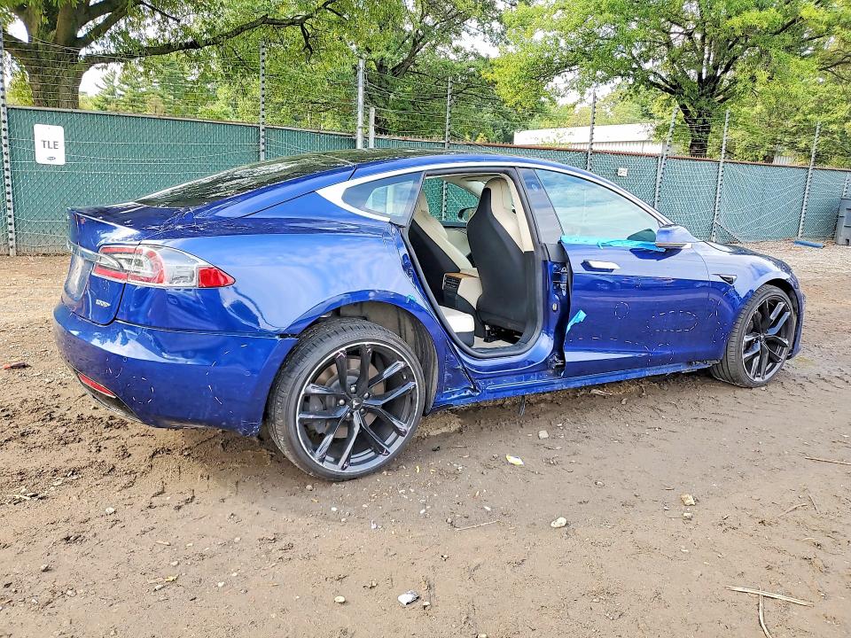 Zdjęcie 3 z aukcji – 2018 TESLA MODEL S z VIN 5YJSA1E21JF288233