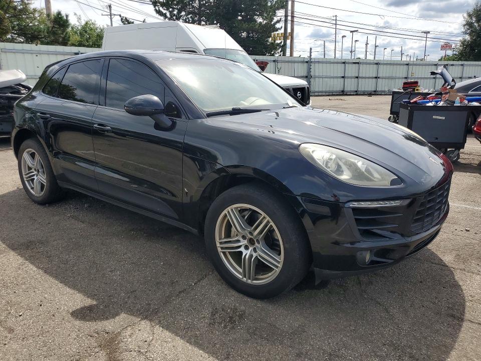 Photo 4 from auction – 2016 PORSCHE MACAN with VIN WP1AB2A52GLB45262