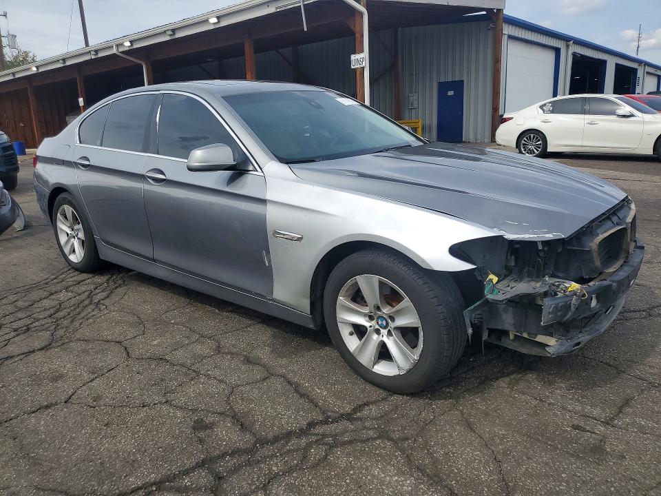صورة رقم 4 من المزاد - 2011 BMW 528 مع VIN WBAFR1C58BDS36529