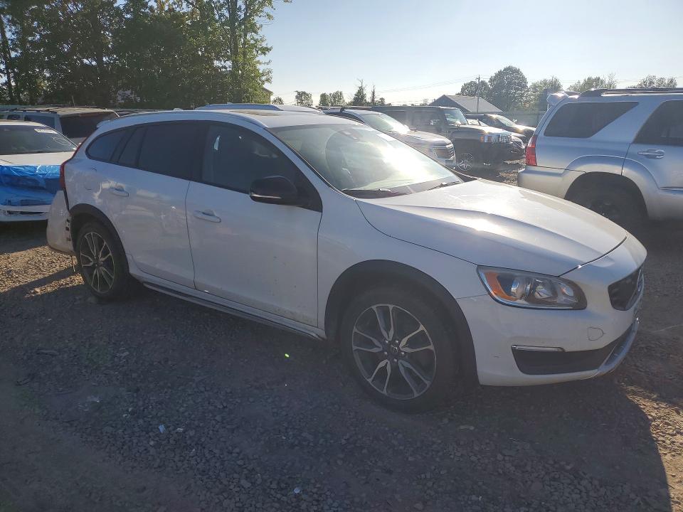 Снимка 4 от търг – 2016 VOLVO V60 CROSS COUNTRY с VIN YV4612HKXG1003448