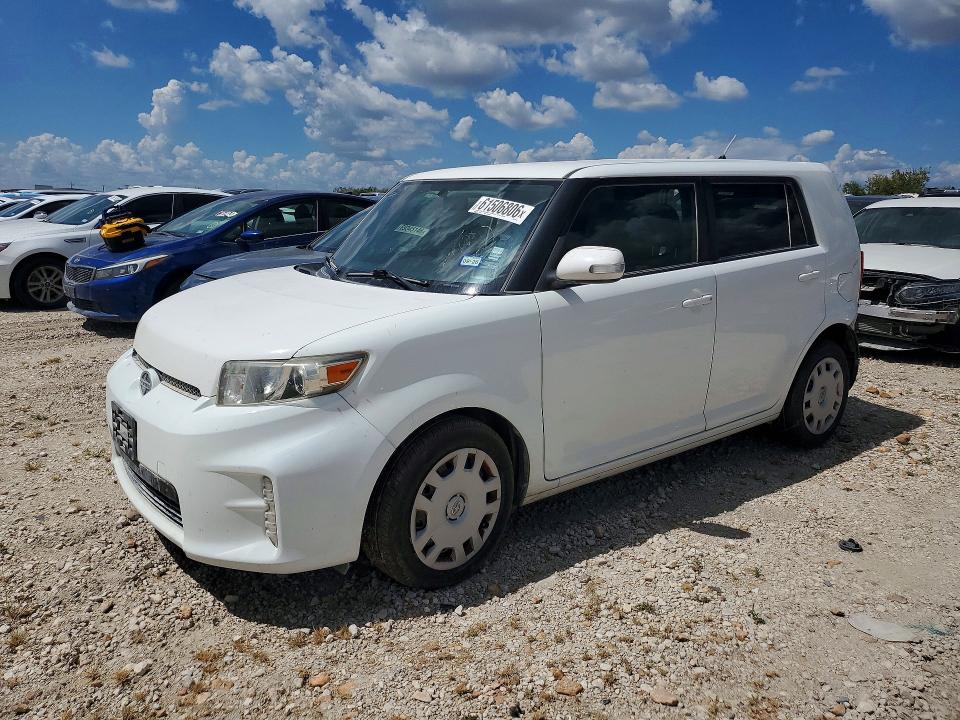 SCION XB 2015 مع رقم تعريف المركبة JTLZE4FE4FJ082339 - صورة من المزاد