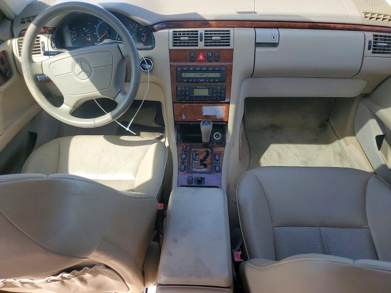 Photo 8 from auction – 1999 MERCEDES-BENZ E with VIN WDBJF70H7XA815686