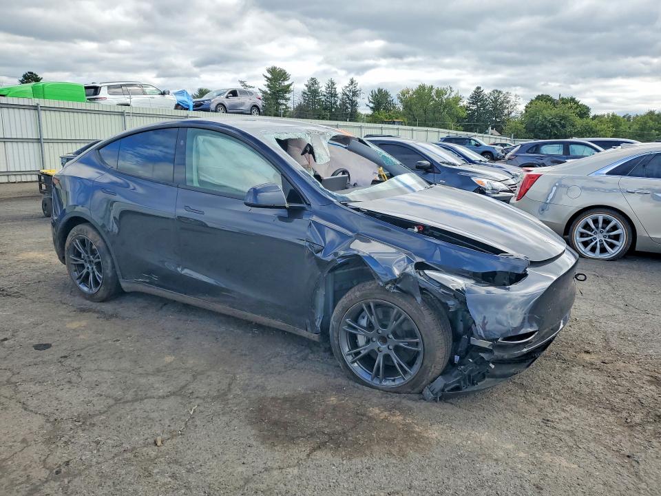 Снимка 4 от търг – 2024 TESLA MODEL Y с VIN 7SAYGDED6RF206765