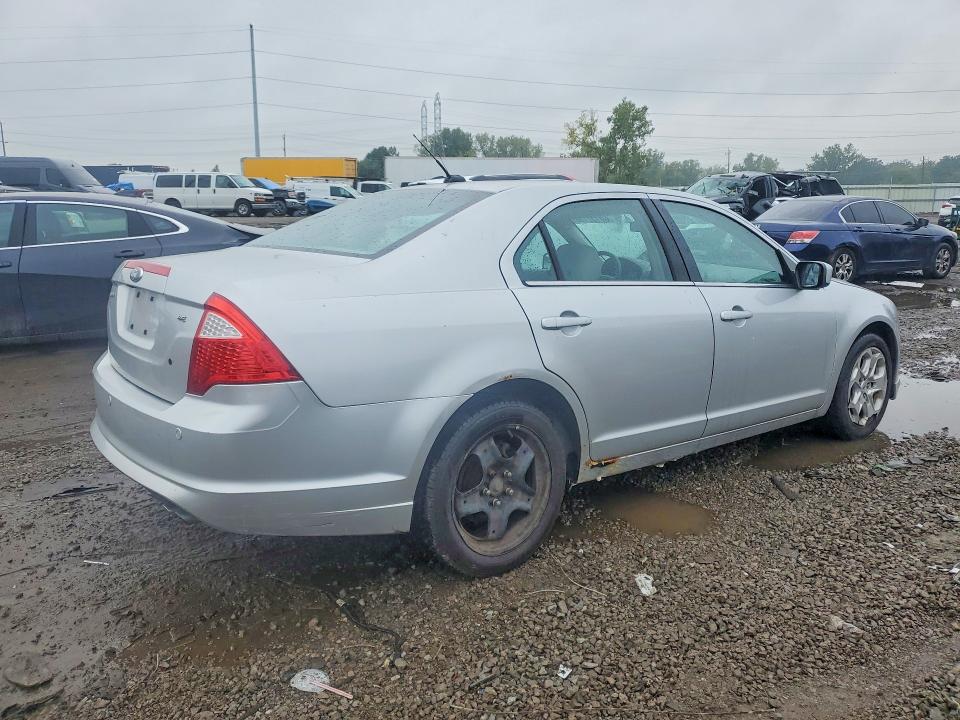 Photo 3 from auction – 2011 FORD FUSION with VIN 3FAHP0HA3BR323446