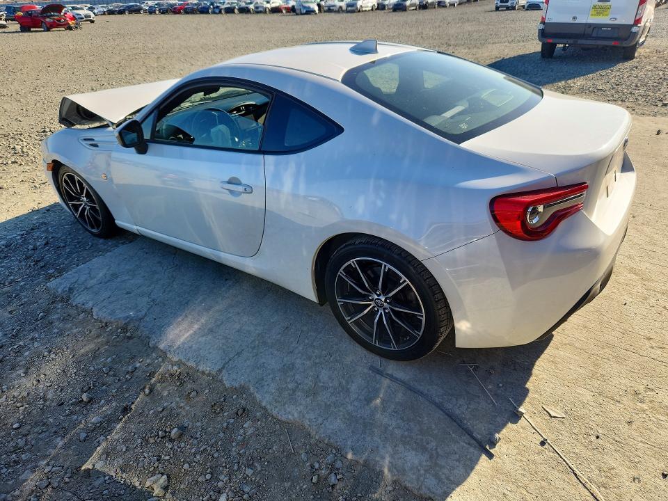 Photo 2 from auction – 2017 TOYOTA 86 with VIN JF1ZNAA14H8711354