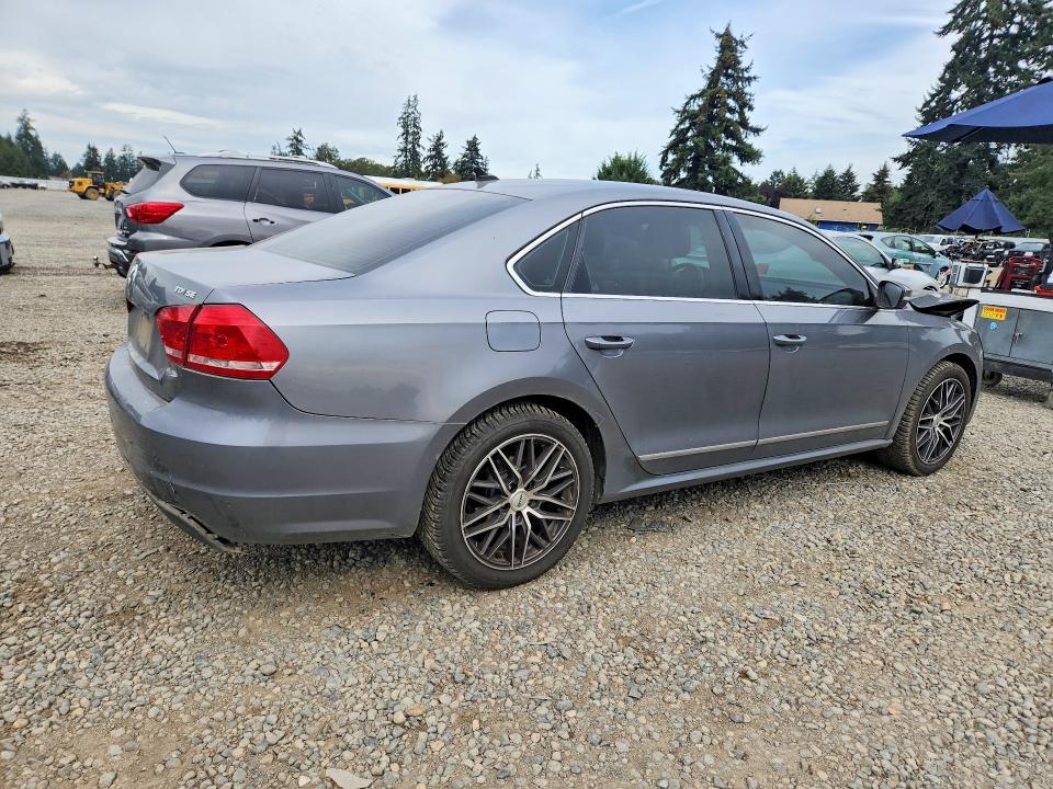Photo 3 from auction – 2015 VOLKSWAGEN PASSAT with VIN 1VWBV7A30FC071568