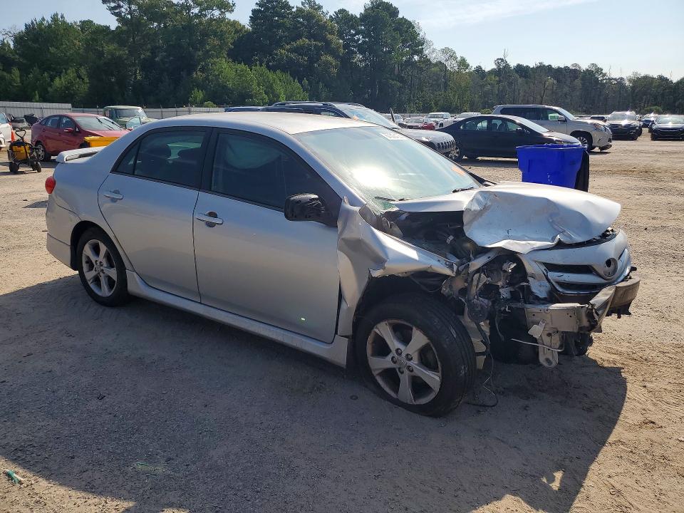 Снимка 4 от търг – 2013 TOYOTA COROLLA с VIN 5YFBU4EE4DP216437