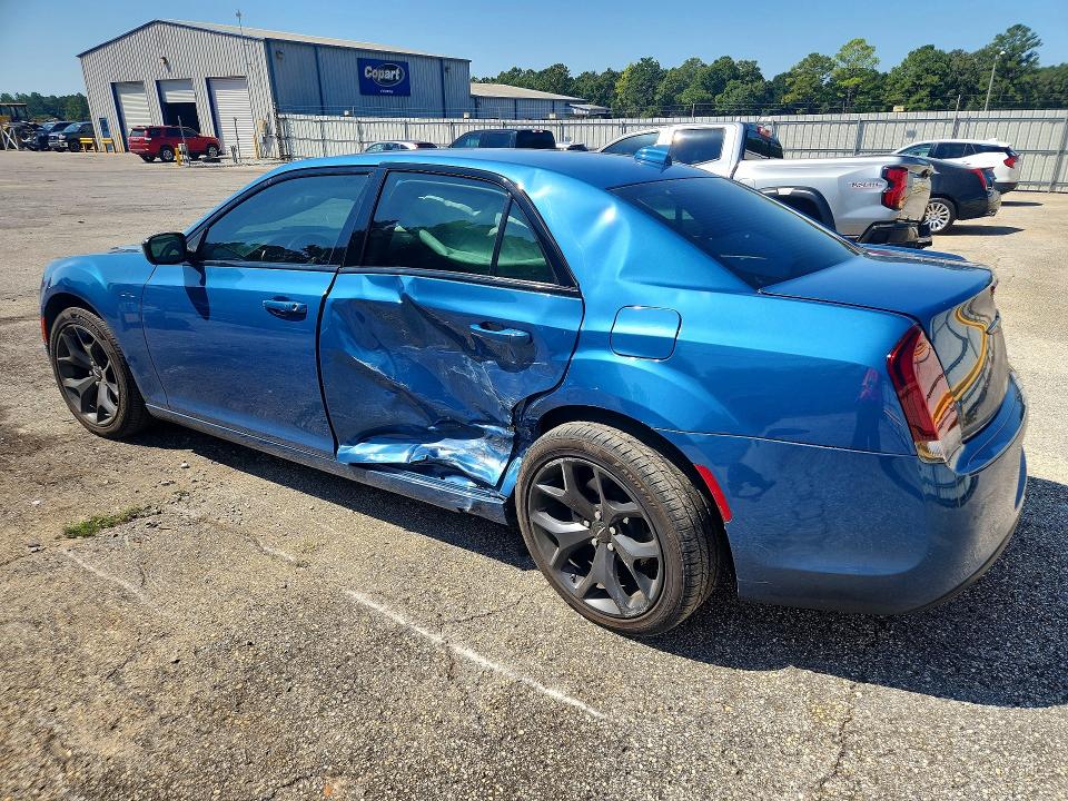 Foto 2 de la subasta – 2022 CHRYSLER 300 con VIN 2C3CCAAG7NH139488