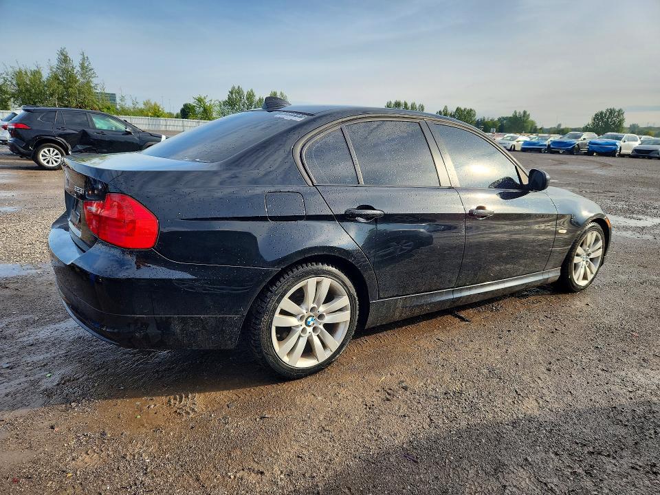 Снимка 3 от търг – 2011 BMW 323 с VIN WBAPG7C58BA928420