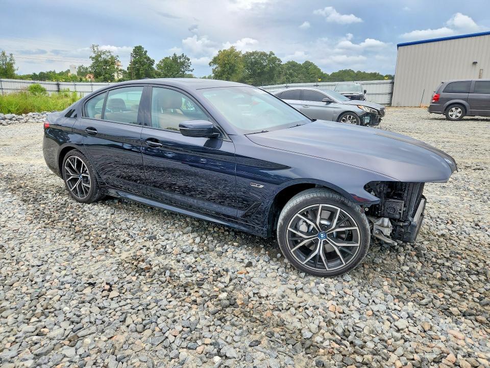 Foto 4 de la subasta – 2022 BMW 530E con VIN WBA13AG01NCK64161