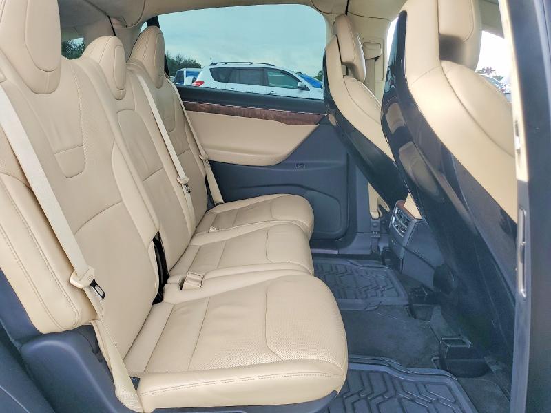 Photo 11 from auction – 2017 TESLA MODEL X with VIN 5YJXCDE25HF035640