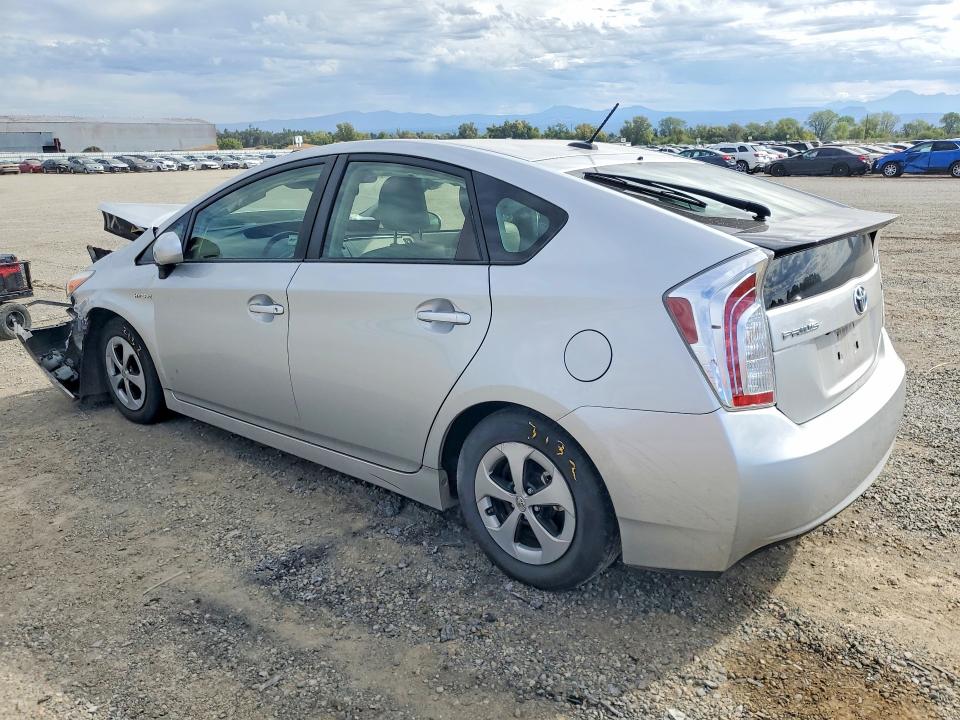 Photo 2 from auction – 2015 TOYOTA PRIUS with VIN JTDKN3DU9F0446892