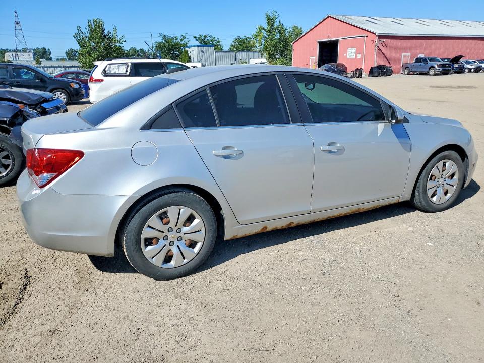 Photo 3 from auction – 2015 CHEVROLET CRUZE with VIN 1G1PC5SB3F7271225