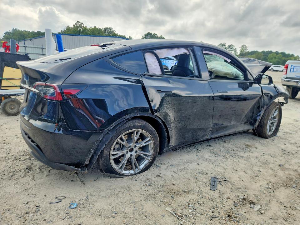 Photo 3 from auction – 2023 TESLA MODEL Y with VIN 7SAYGDEE7PA082962