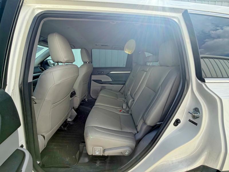 Zdjęcie 6 z aukcji – 2014 TOYOTA HIGHLANDER z VIN 5TDZKRFH5ES020168