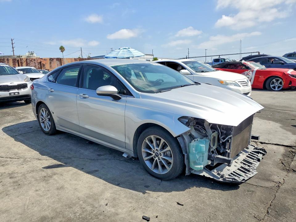 Photo 4 from auction – 2017 FORD FUSION with VIN 3FA6P0H76HR142801