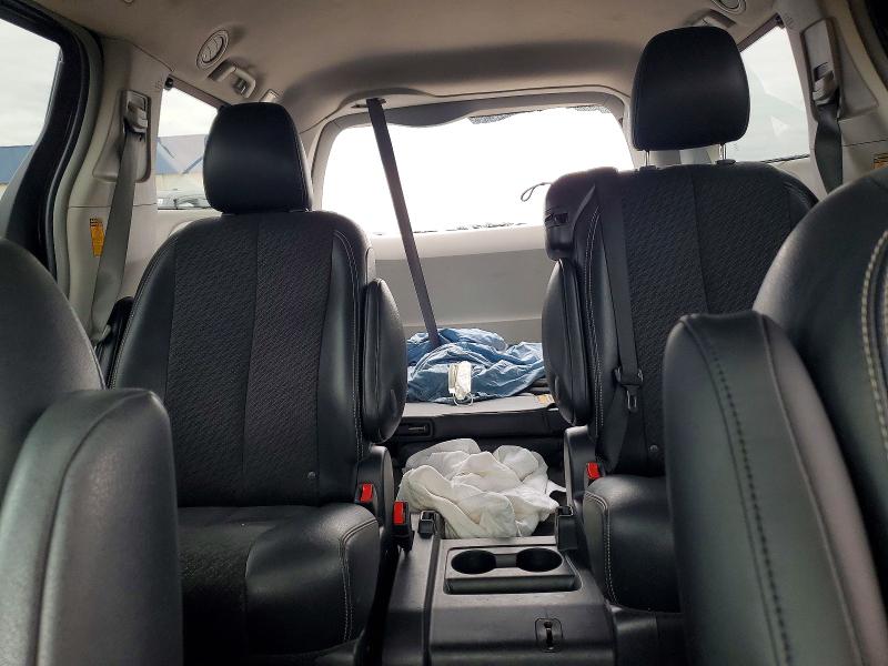 Photo 10 from auction – 2014 TOYOTA SIENNA with VIN 5TDXK3DC4ES421500