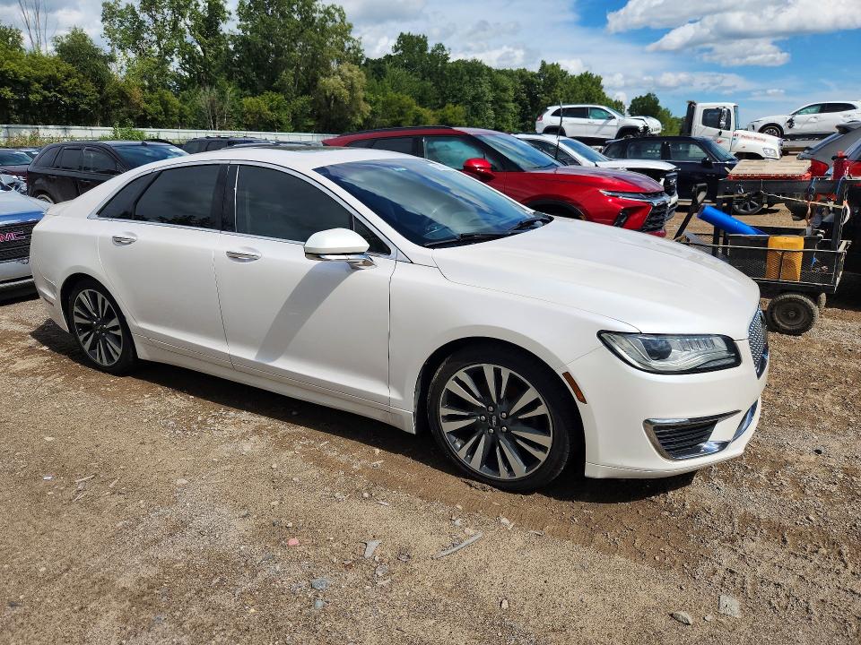 Photo 4 from auction – 2017 LINCOLN MKZ with VIN 3LN6L5F95HR622654