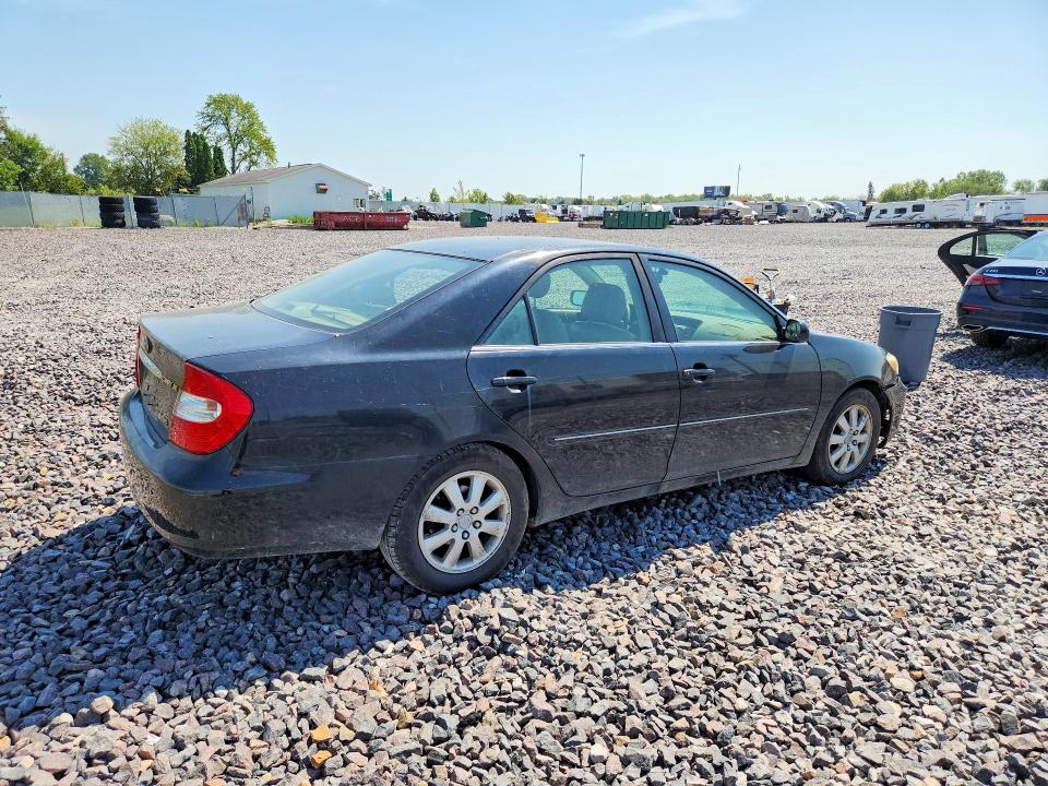 Photo 3 from auction – 2002 TOYOTA CAMRY with VIN JTDBF30K520002193