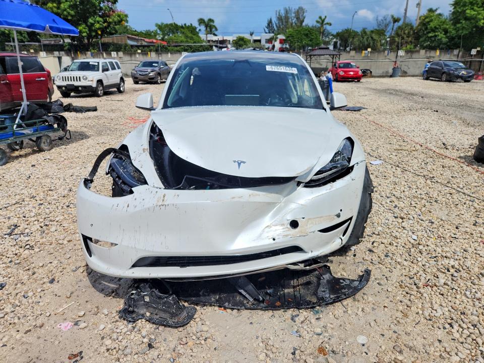 Foto 5 de la subasta – 2022 TESLA MODEL Y con VIN 7SAYGDEE5NF356840