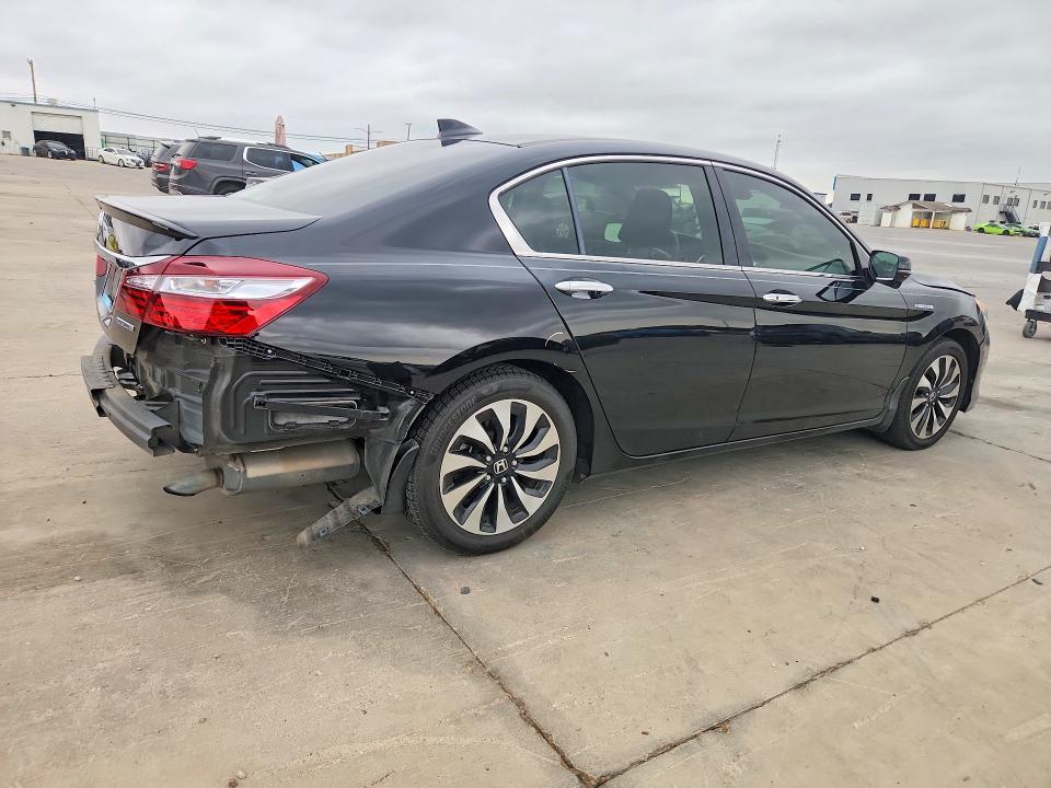 Photo 3 from auction – 2017 HONDA ACCORD with VIN JHMCR6F56HC031156