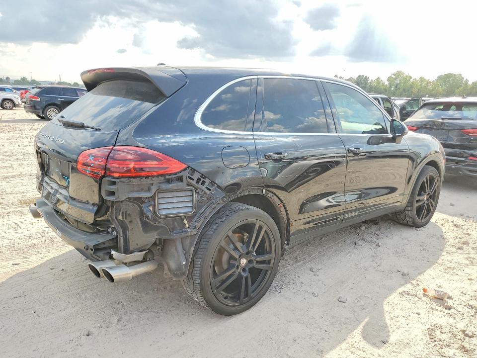 Снимка 3 от търг – 2015 PORSCHE CAYENNE с VIN WP1AB2A20FLA56701