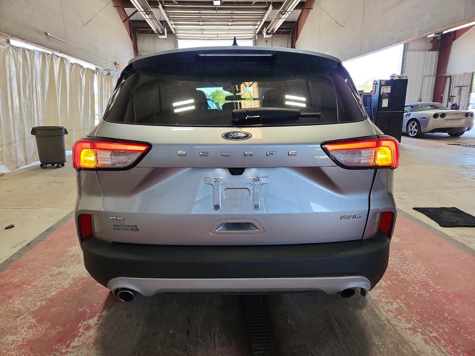 Foto 6 de la subasta – 2022 FORD ESCAPE con VIN 1FMCU9G67NUC00028