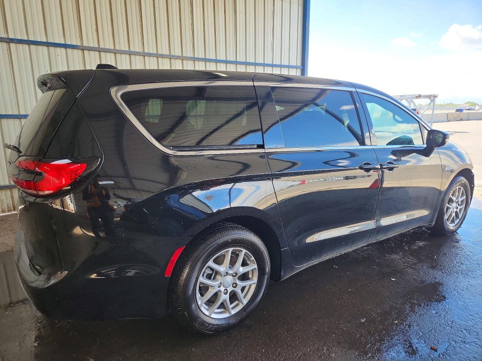 Foto 3 de la subasta – 2027 CHRYSLER PACIFICA con VIN 2C4RC1BG5VR567820