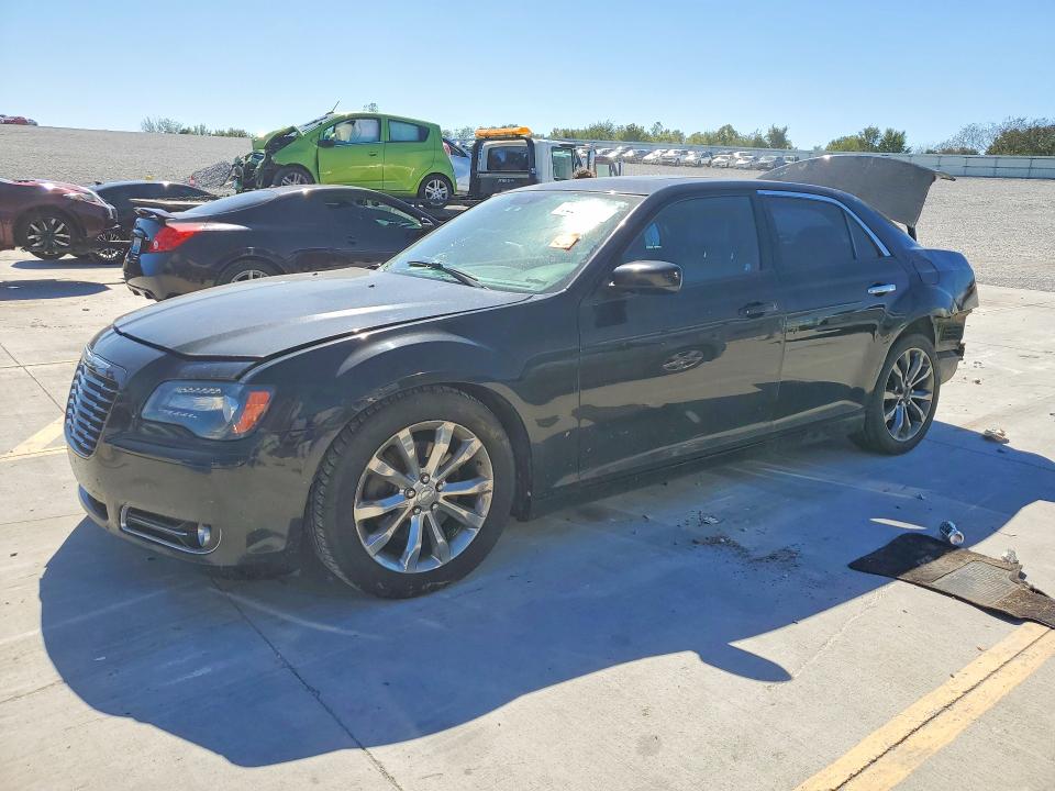 CHRYSLER 300 2014 с VIN 2C3CCAGG1EH384875 - Снимка от търг