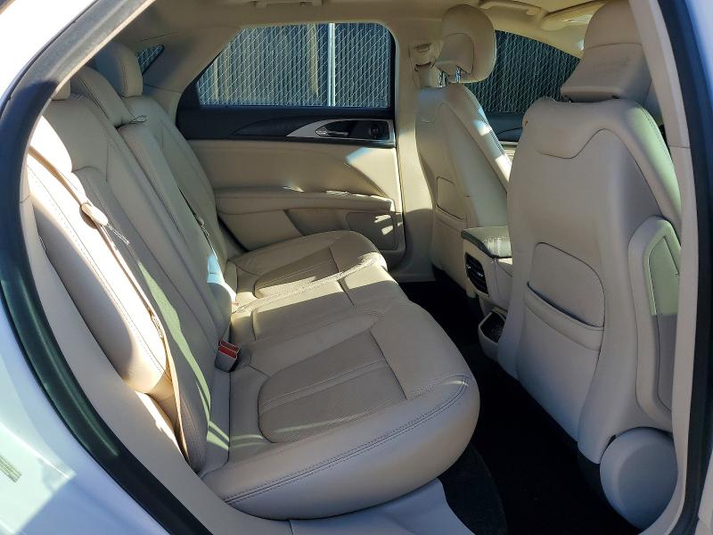 Снимка 10 от търг – 2017 LINCOLN MKZ с VIN 3LN6L5EC7HR619879
