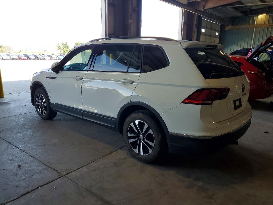Снимка 2 от търг – 2024 VOLKSWAGEN TIGUAN с VIN 3VVFB7AX3RM110125