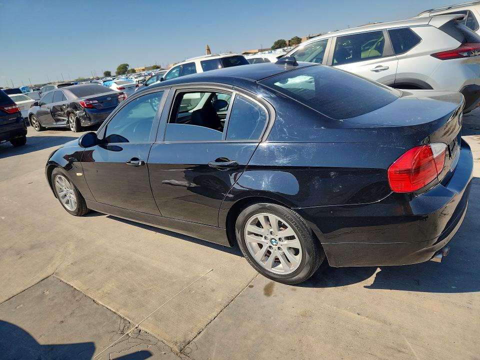 Photo 2 from auction – 2007 BMW 328 with VIN WBAVA33537KX71687