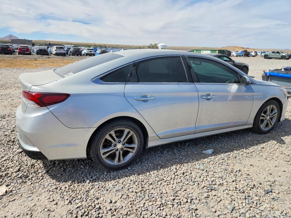 Photo 3 from auction – 2018 HYUNDAI SONATA with VIN 5NPE34AF6JH622839