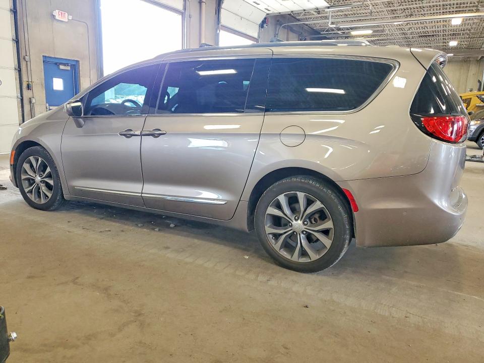 Photo 2 from auction – 2017 CHRYSLER PACIFICA with VIN 2C4RC1GG2HR727536