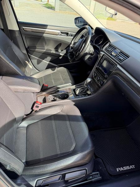 Photo 5 from auction – 2018 VOLKSWAGEN PASSAT with VIN 1VWBA7A33JC005519