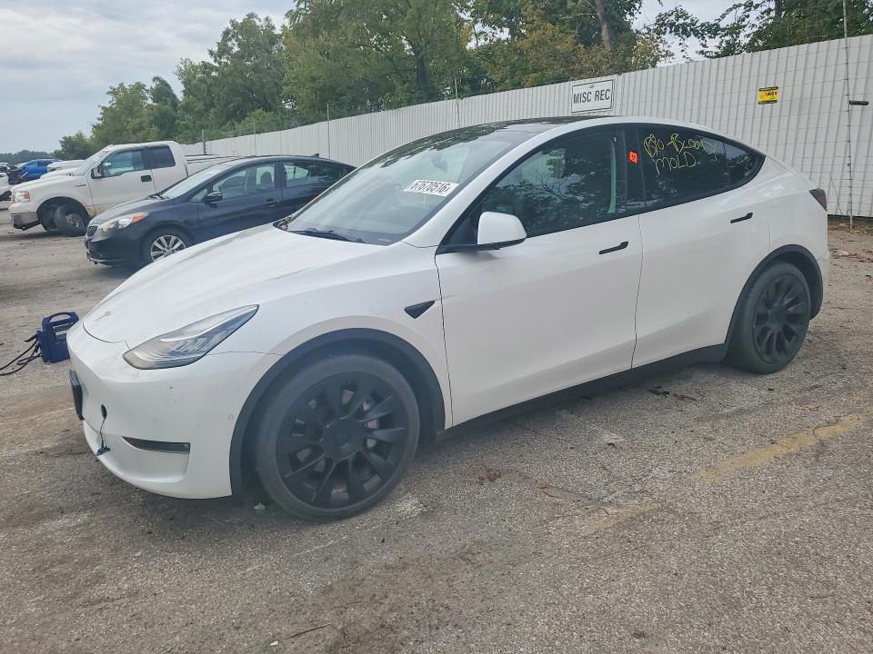 TESLA MODEL Y 2021 с VIN 5YJYGAEEXMF207589 - Снимка от търг