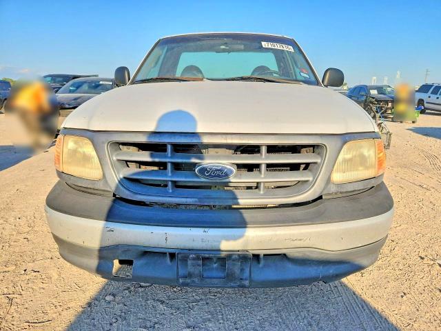 Снимка 5 от търг – 2000 FORD F150 с VIN 1FTZF1723YKA54041