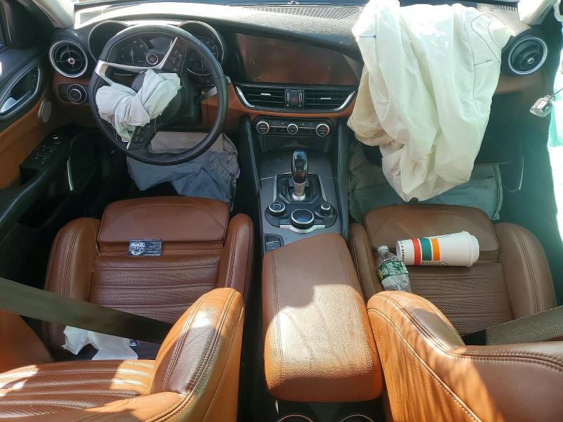 Photo 8 from auction – 2017 ALFA ROMEO GIULIA with VIN ZARFAEEN5H7548156
