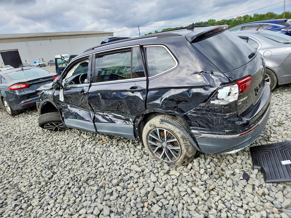 Снимка 2 от търг – 2020 VOLKSWAGEN TIGUAN с VIN 3VV2B7AX6LM086568