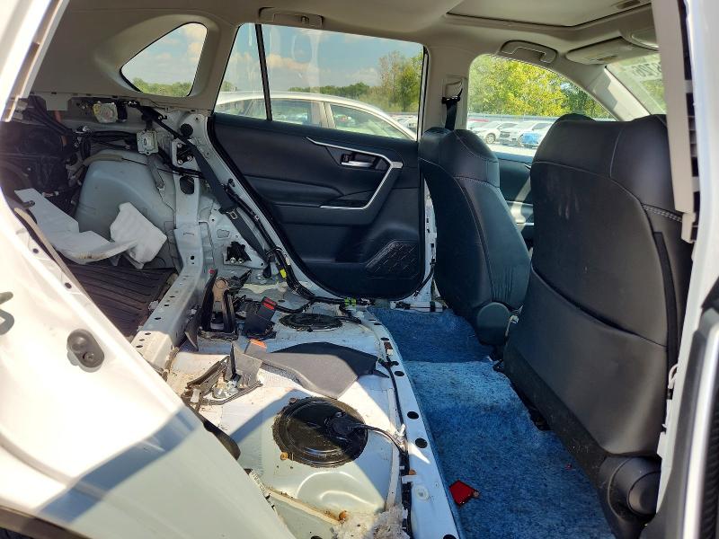 Photo 11 from auction – 2019 TOYOTA RAV4 with VIN 2T3A1RFV3KW073953