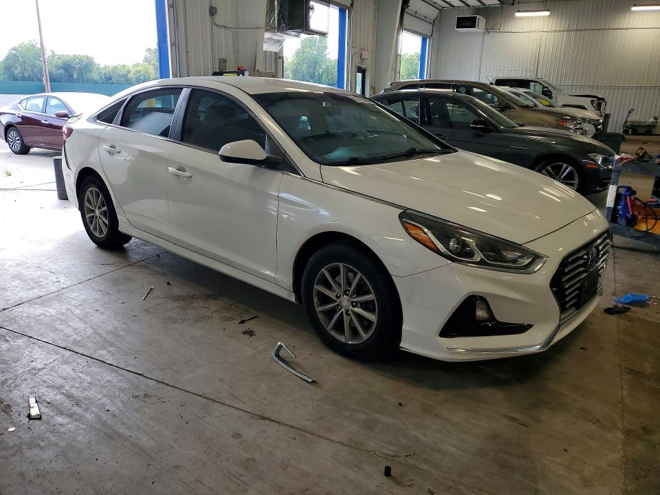 Photo 4 from auction – 2018 HYUNDAI SONATA with VIN 5NPE24AF6JH713399