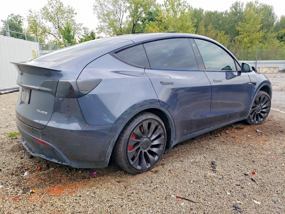 Foto 3 de la subasta – 2022 TESLA MODEL Y con VIN 7SAYGDEF2NF462400