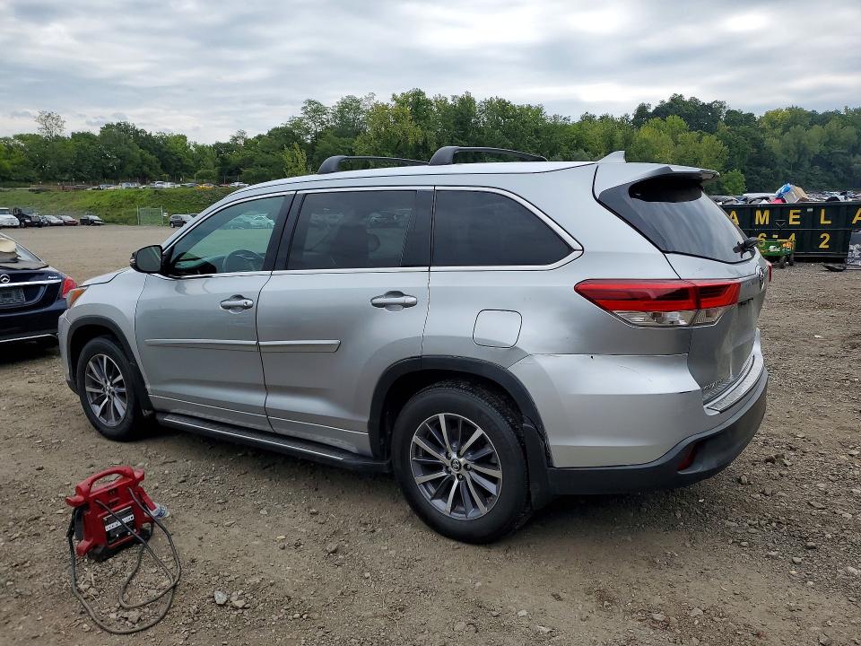 Photo 2 from auction – 2018 TOYOTA HIGHLANDER with VIN 5TDJZRFH5JS551955