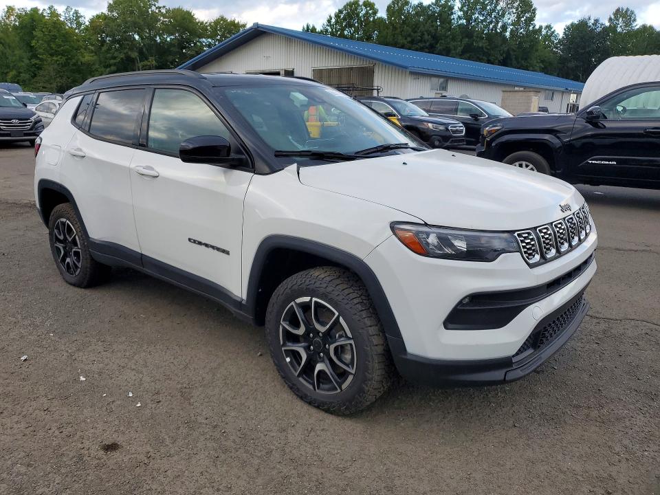 Photo 4 from auction – 2025 JEEP COMPASS with VIN 3C4NJDDN5ST564250
